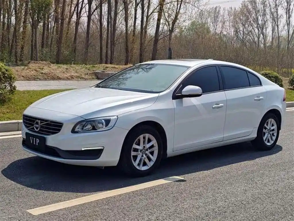 Купить Volvo S60