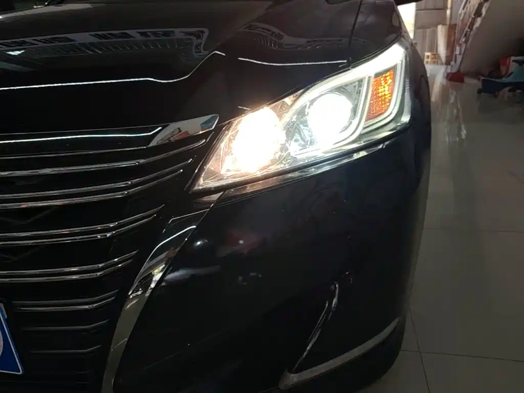 Toyota Crown — миниатюра 24