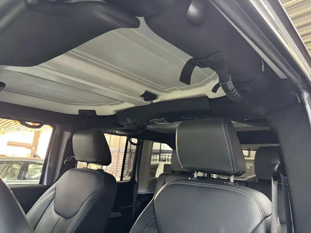 Jeep Wrangler — миниатюра 6