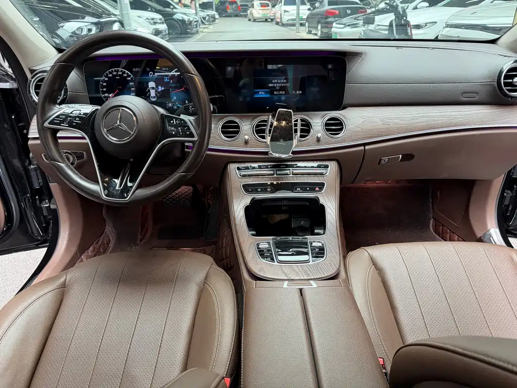 Mercedes-Benz E-Class — миниатюра 14