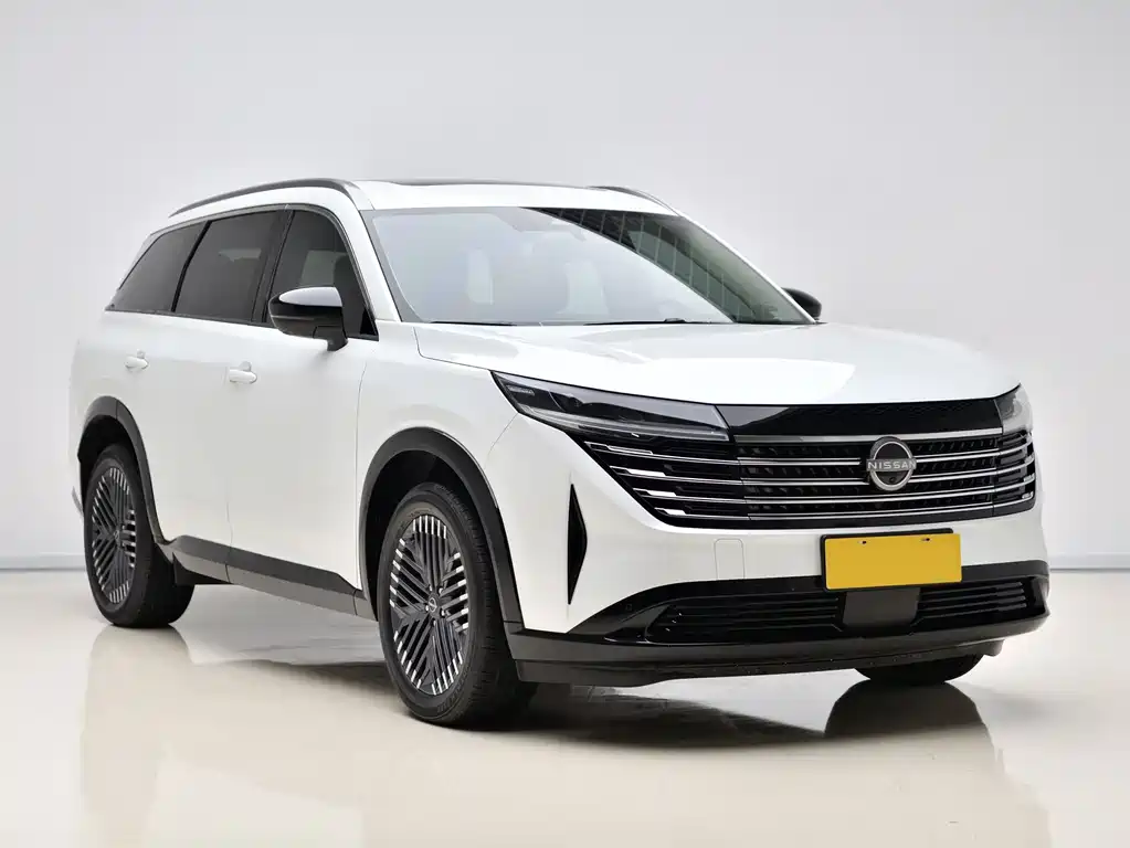 NISSAN EXPLORING THE LAND