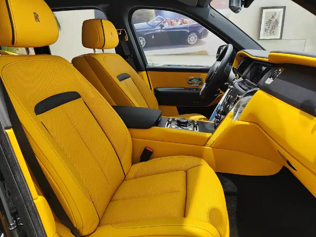 Rolls-Royce Cullinan 2018 мест
