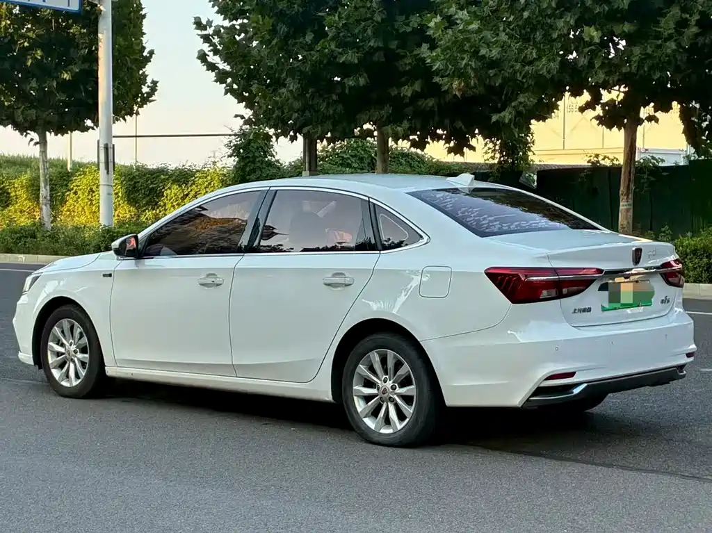 Roewe i6 New Energy — миниатюра 9