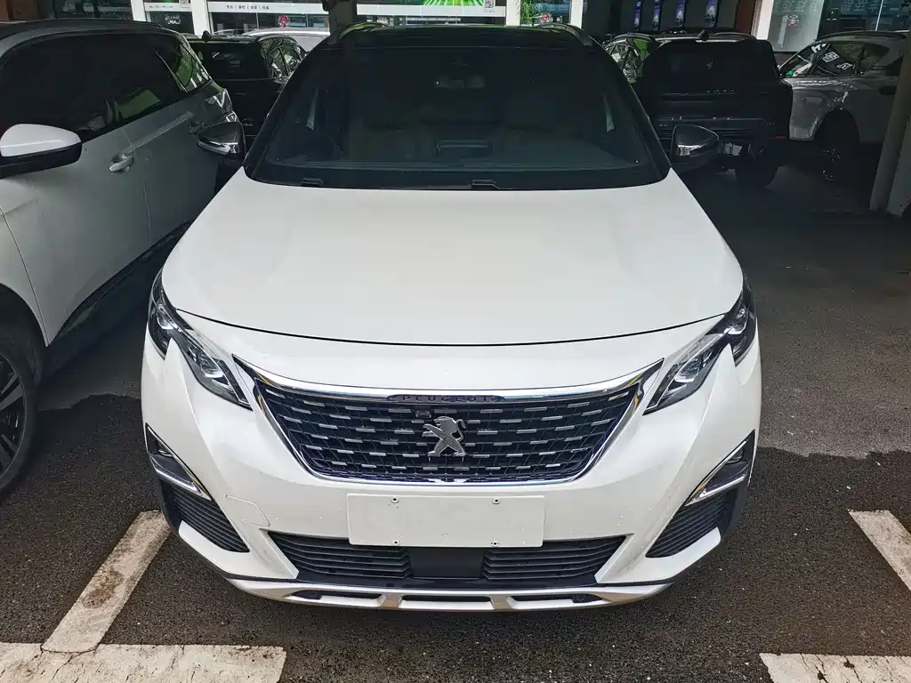 Peugeot 5008 2017 380THP 7 мест Luxury GT
