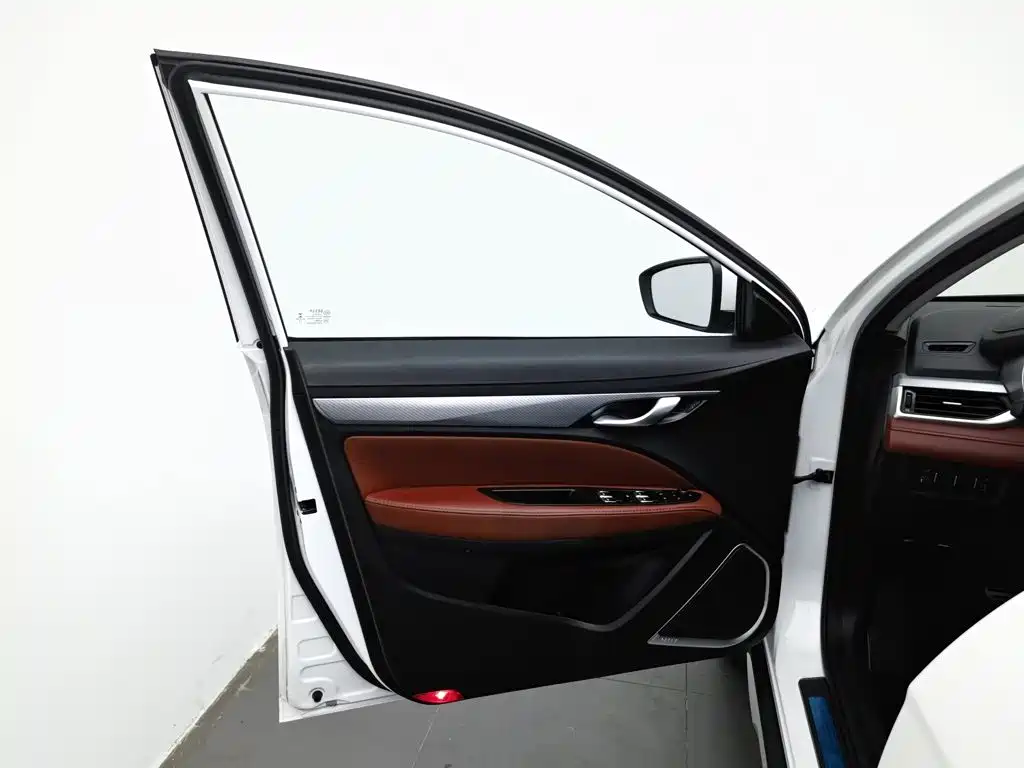 Geely Vision S1 — миниатюра 8
