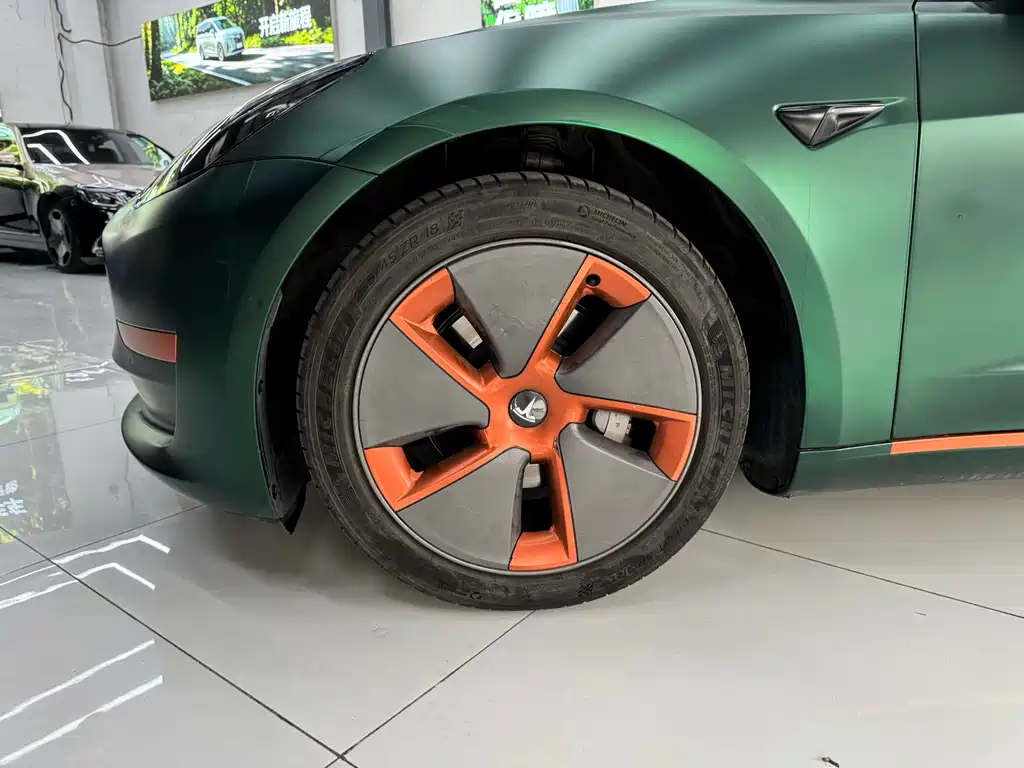 Tesla Model 3 — миниатюра 13