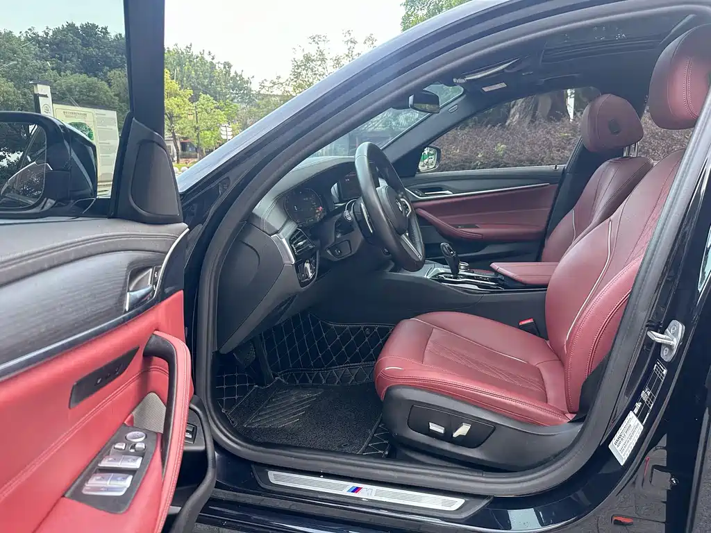 BMW 5 Series — миниатюра 4