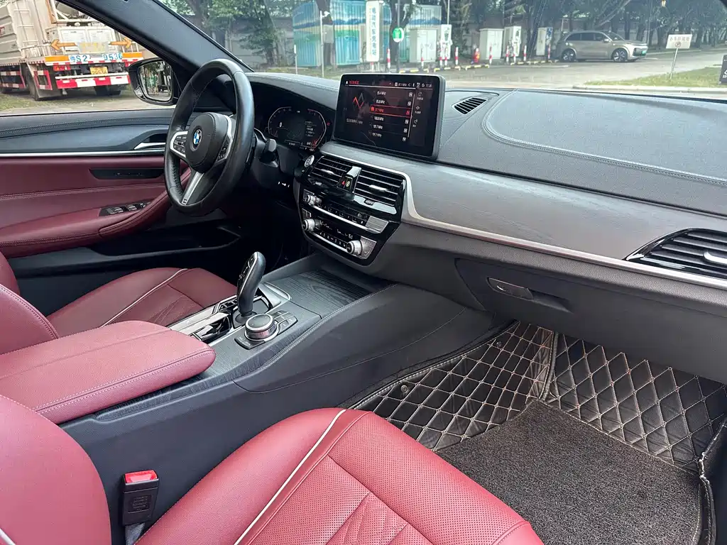 BMW 5 Series — миниатюра 8