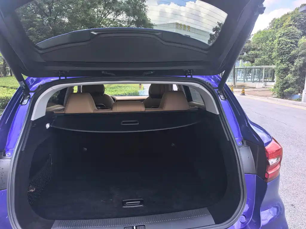 Roewe MARVEL X — миниатюра 15