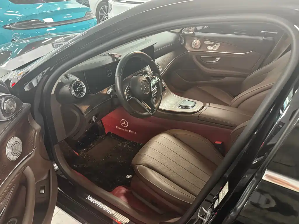 Mercedes-Benz E-Class — миниатюра 4