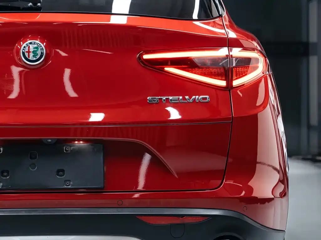 Alfa Romeo Stelvio — миниатюра 6