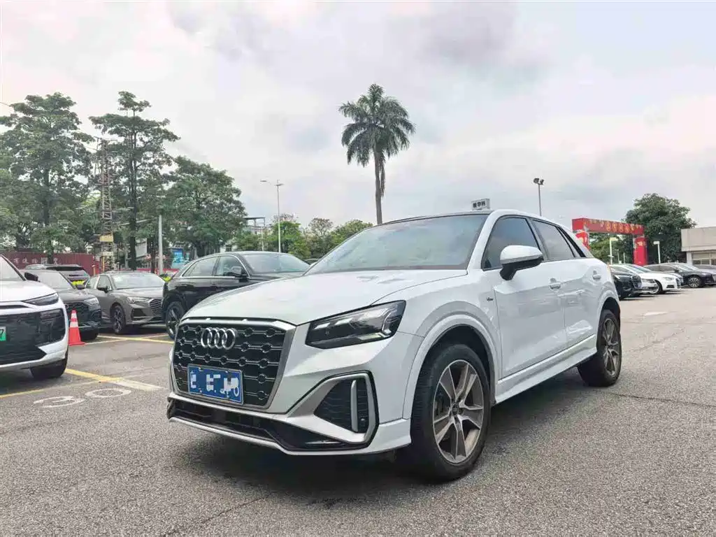 Audi Q2L 2024