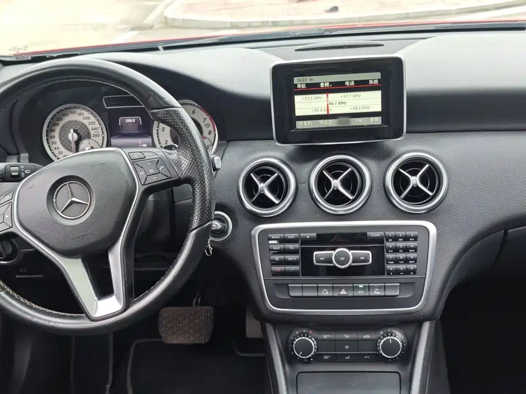 Mercedes-Benz A-Class (Import) — миниатюра 6