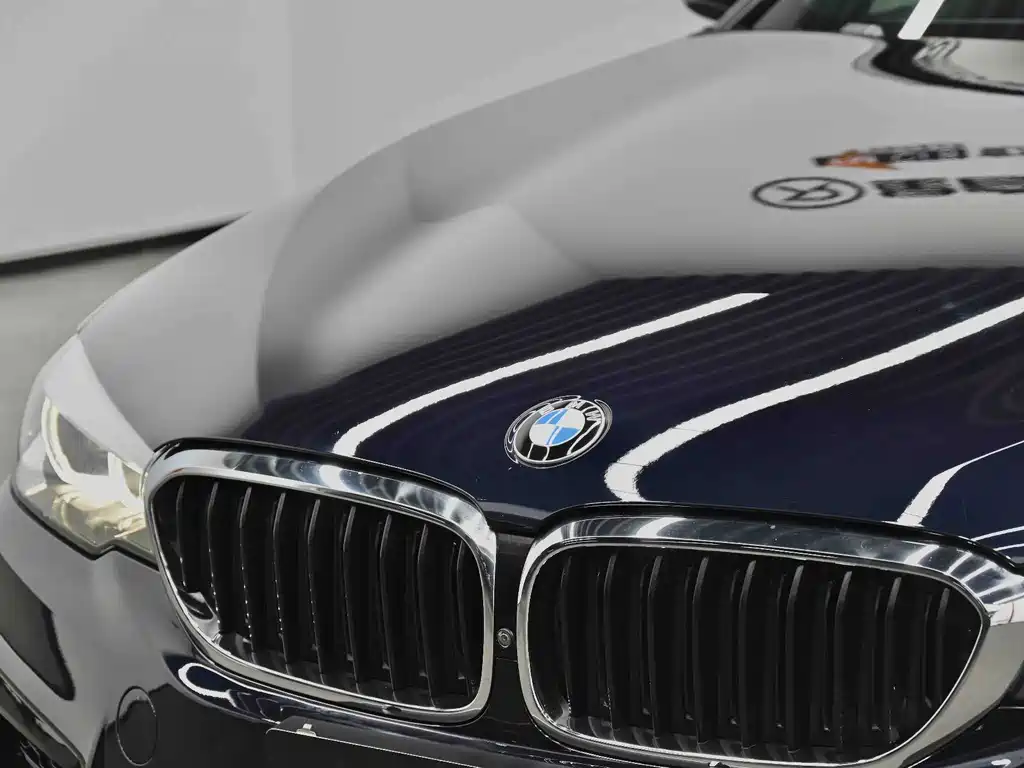 BMW 5 Series — миниатюра 17