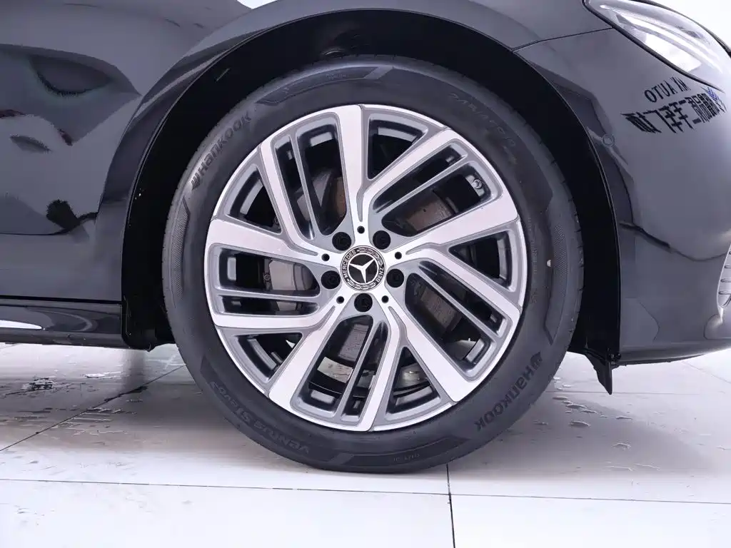 Mercedes-Benz E-Class — миниатюра 6