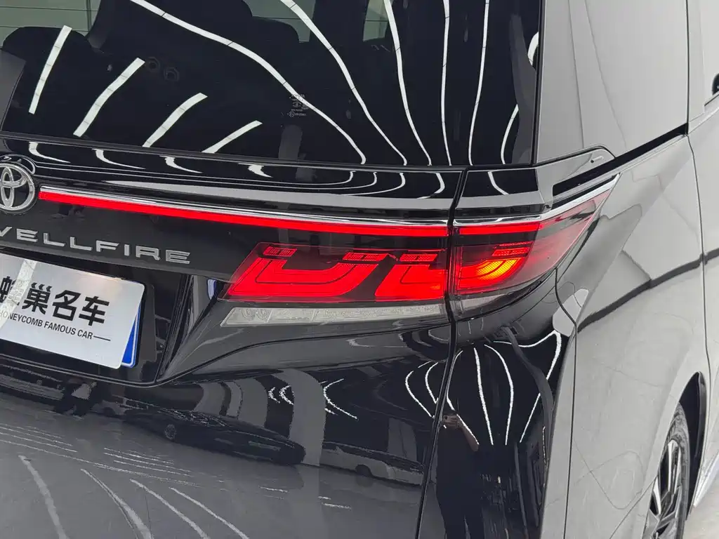 Toyota Vellfire — миниатюра 23