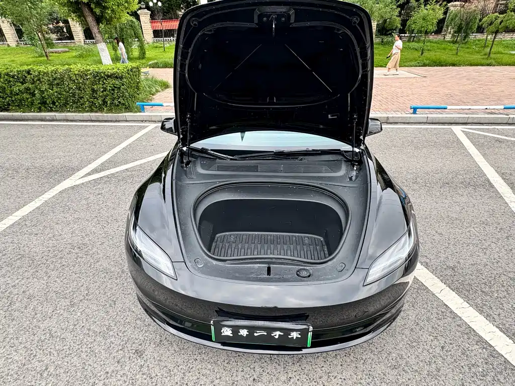 Tesla Model 3 — миниатюра 16