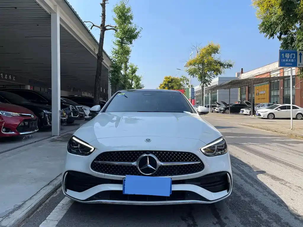 Mercedes-Benz C-Class — миниатюра 2