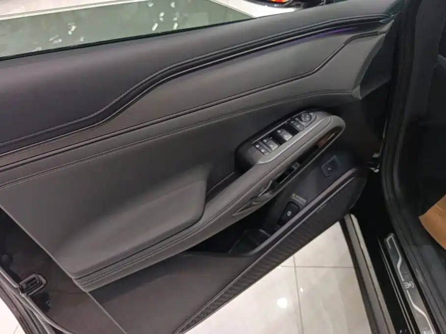 BYD L EV — миниатюра 7