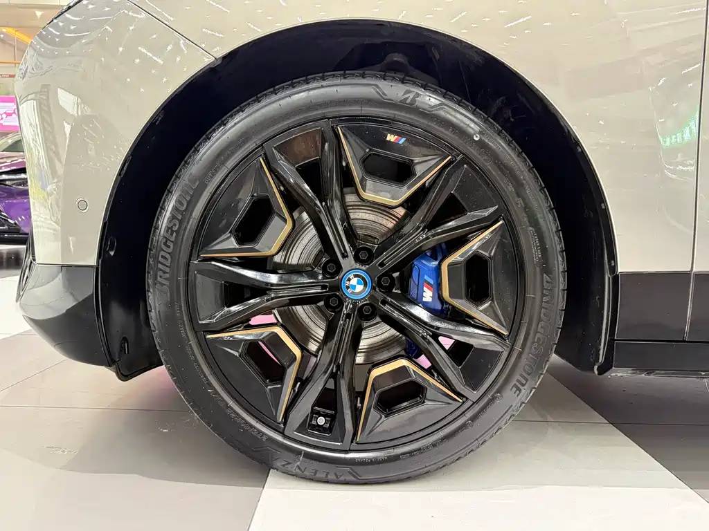 BMW BMW iX M60 — миниатюра 8