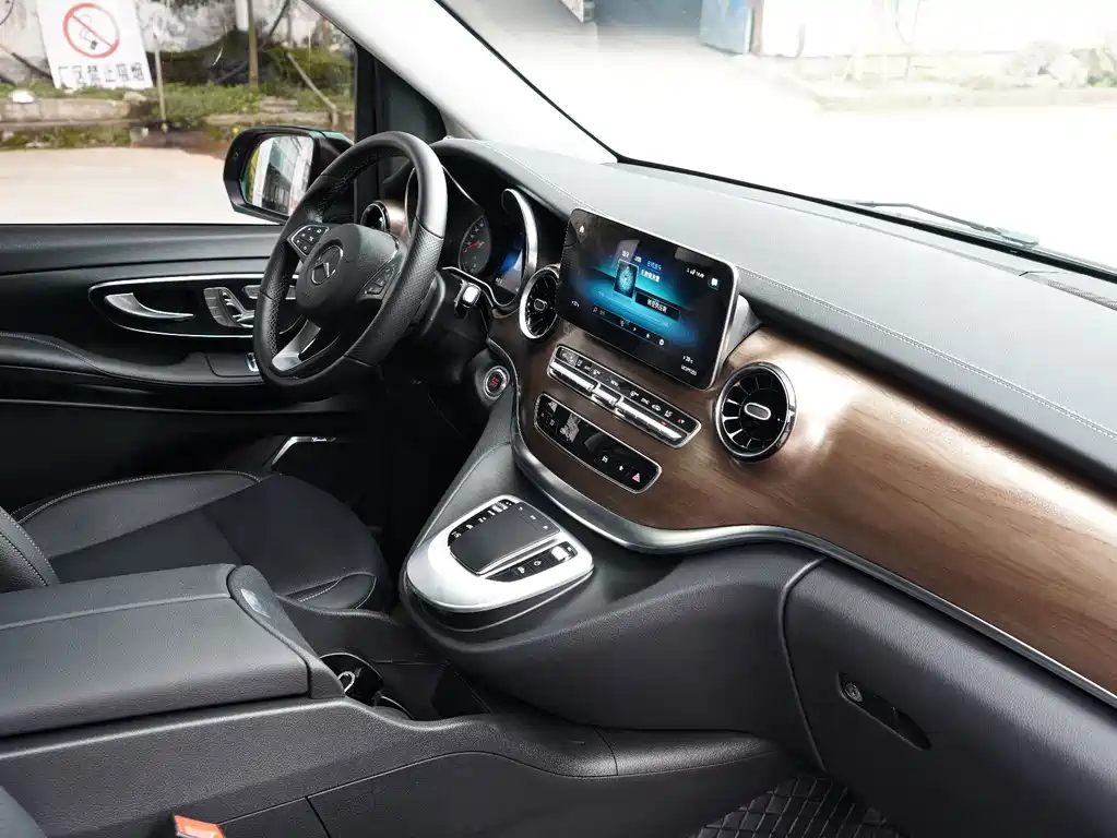 MERCEDES-BENZ V CLASS