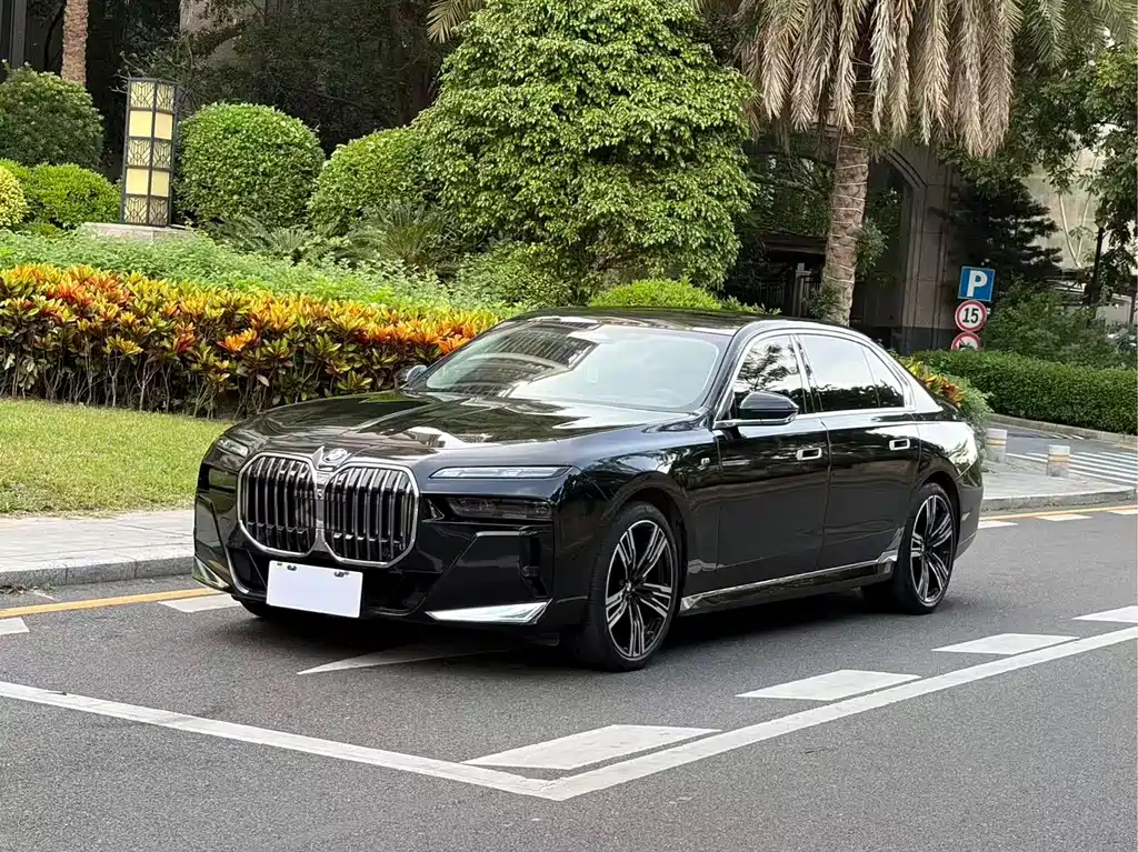 BMW 7 SERIES