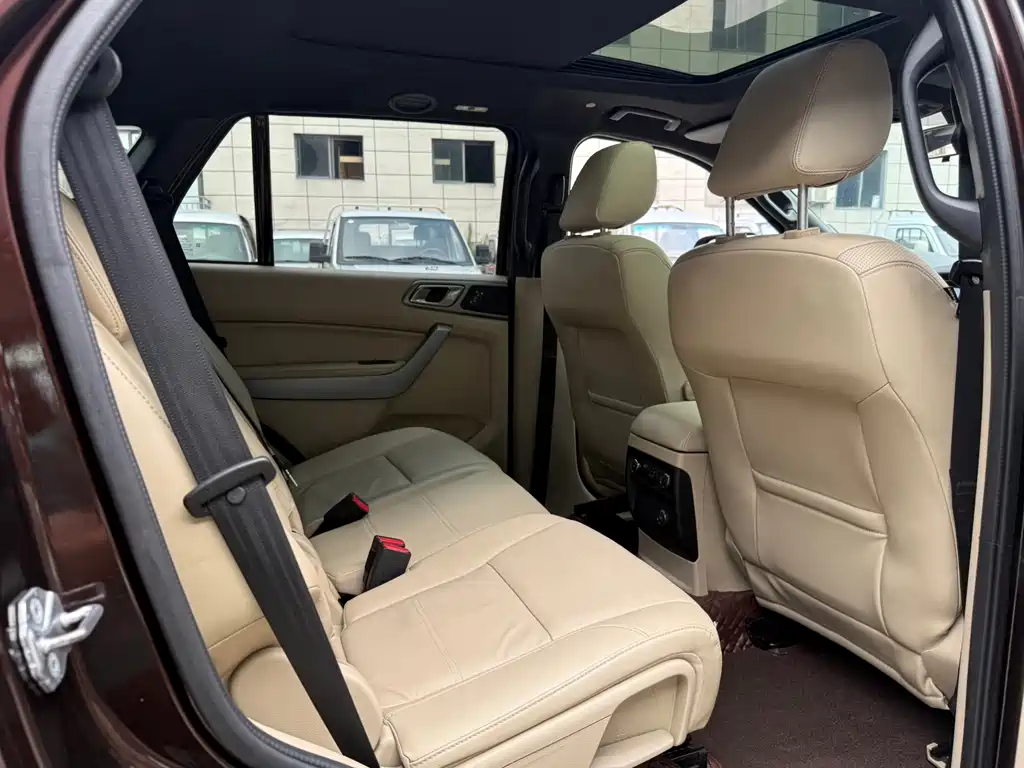 Ford Everest — миниатюра 11