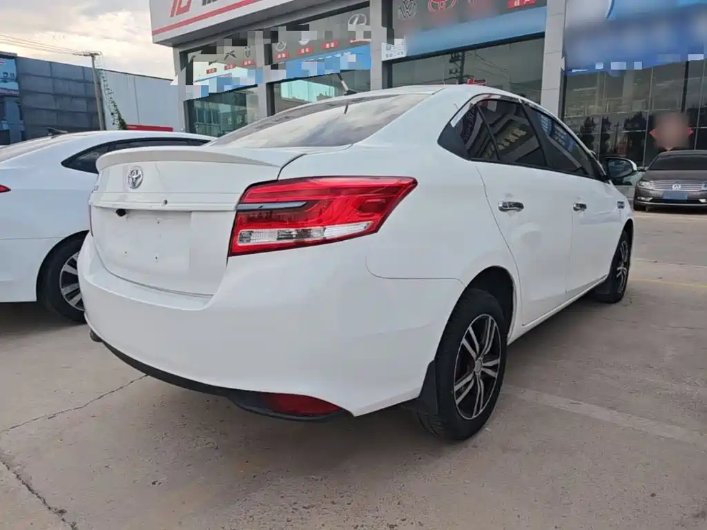 Toyota Yaris L — миниатюра 7