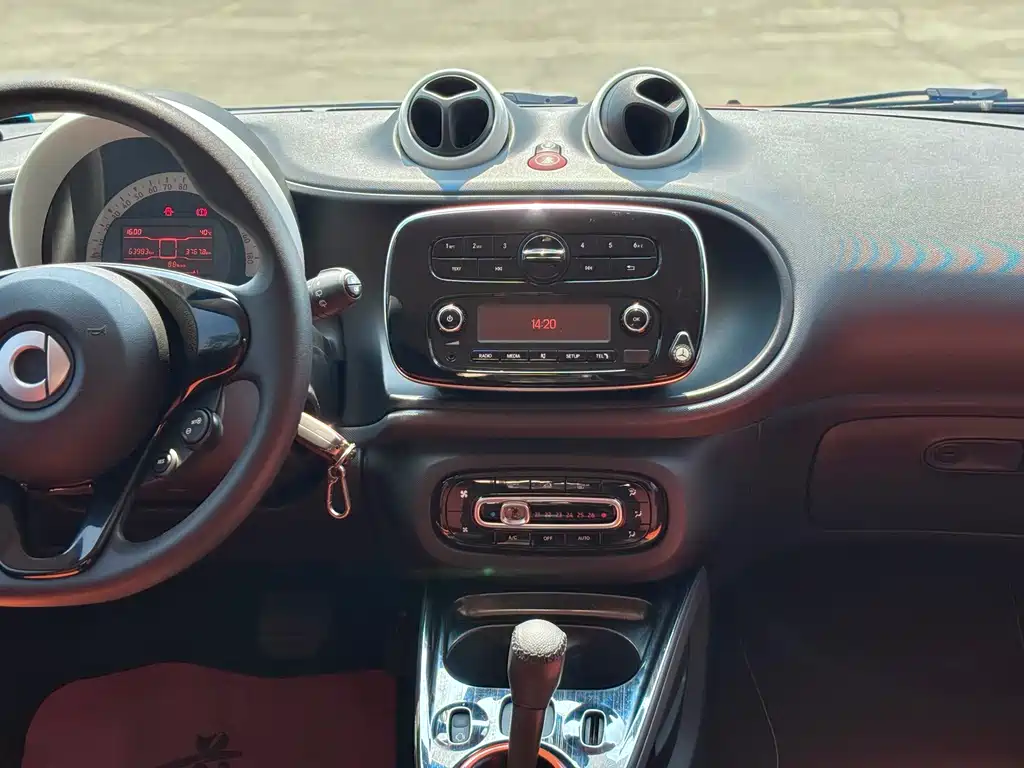 smart Smart Fortwo — миниатюра 12