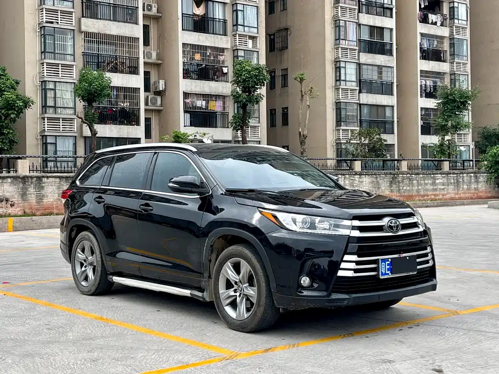 TOYOTA HIGHLANDER