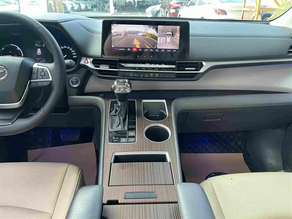 Toyota Sienna — миниатюра 27