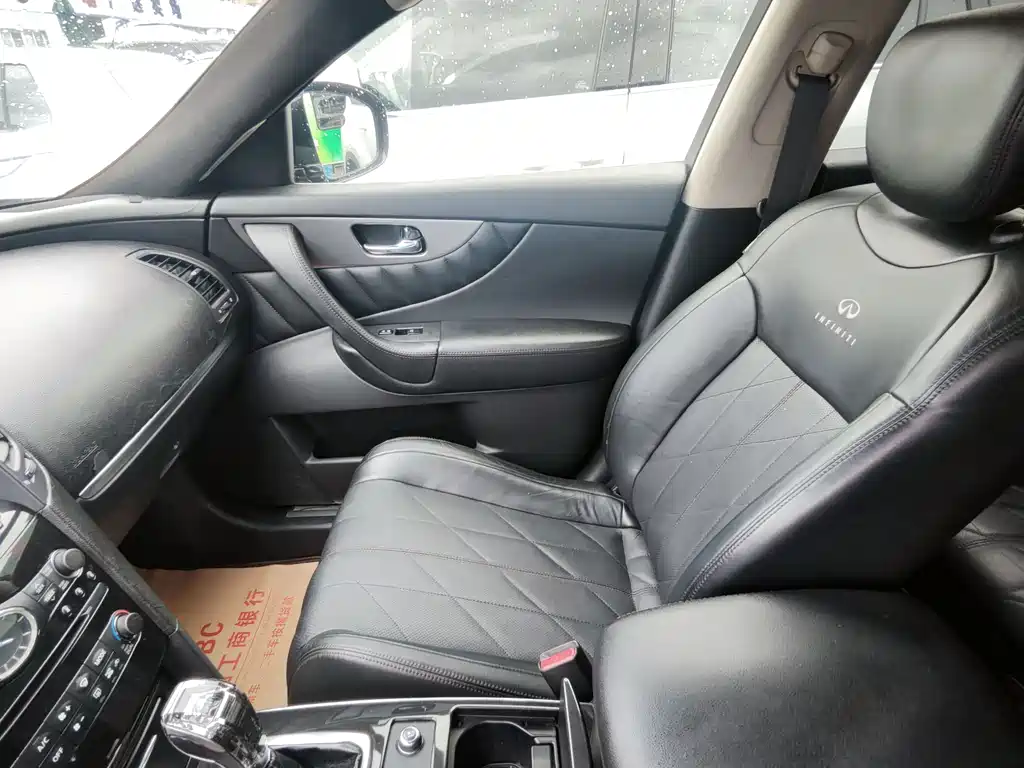 Infiniti FX — миниатюра 5