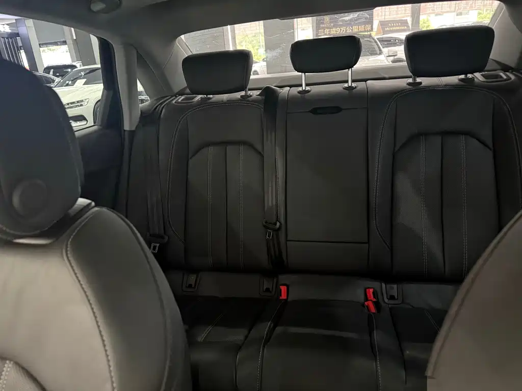 Audi A4L — миниатюра 7
