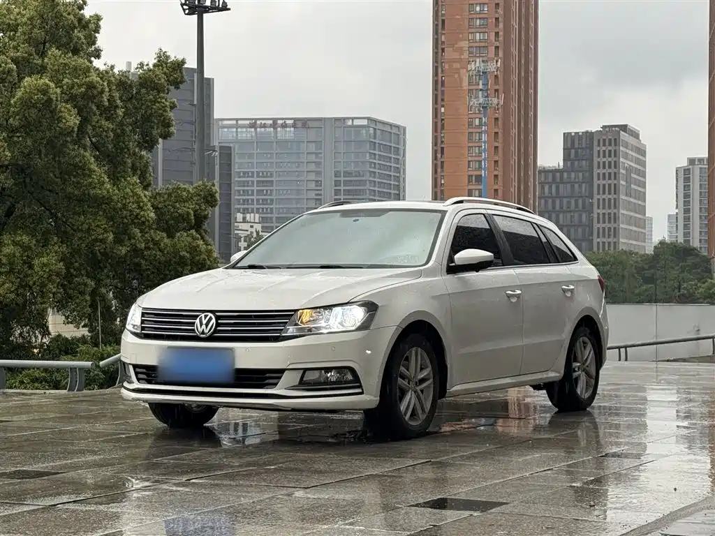 Купить Volkswagen Gran Lavida