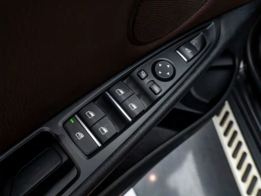 BMW X5 (Import) — миниатюра 20
