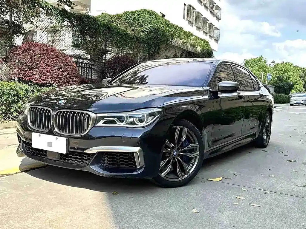 BMW 7 Series — миниатюра 2