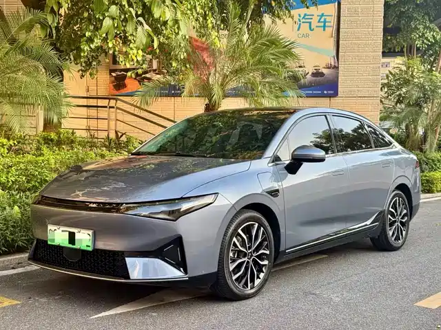XPeng P5