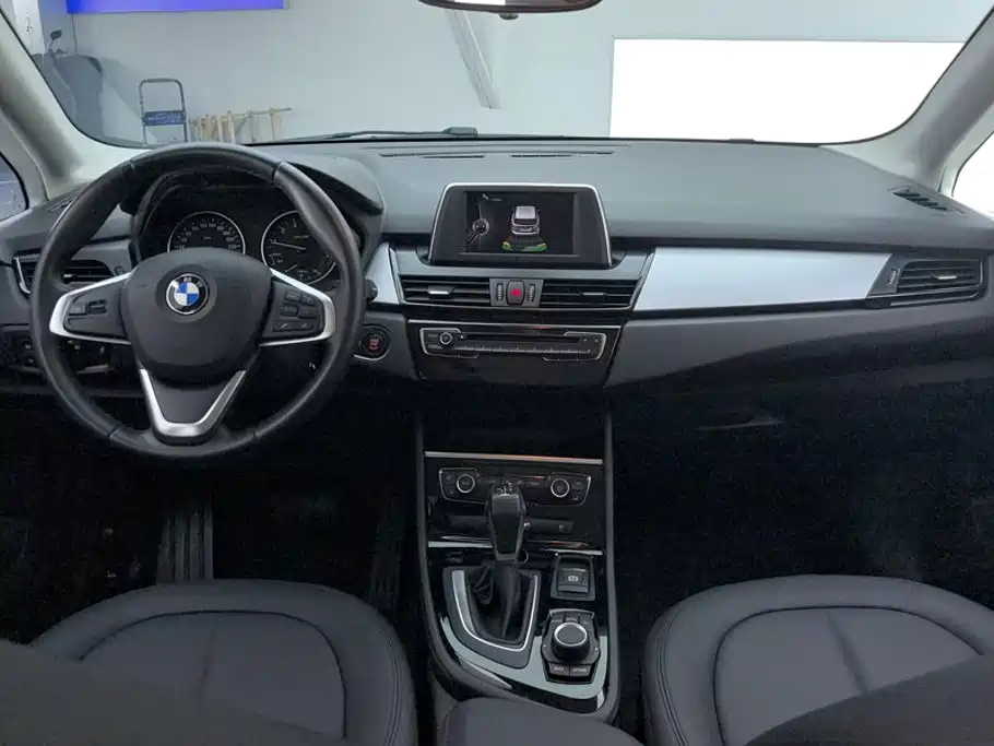 BMW 2 Series Active Tourer — миниатюра 12