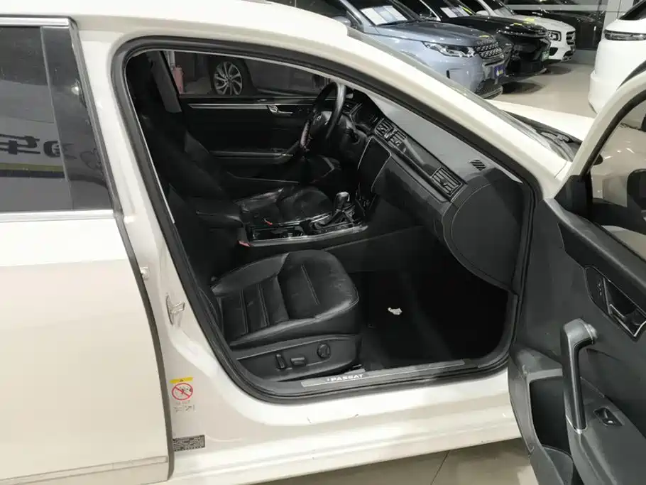Volkswagen Passat — миниатюра 8
