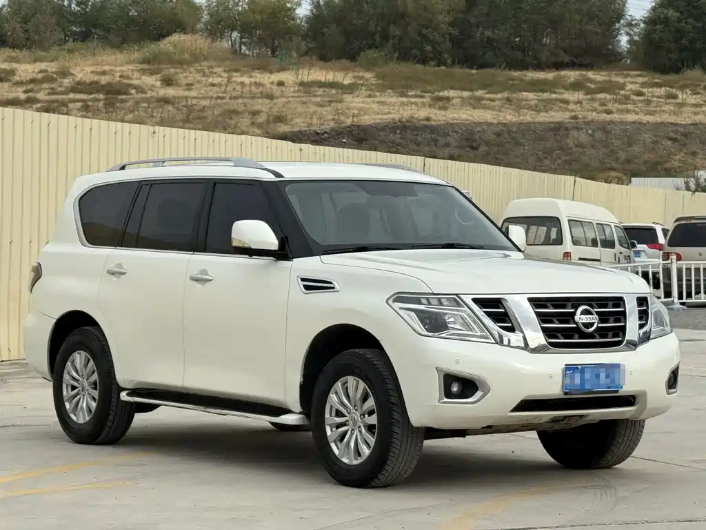 Nissan Patrol — миниатюра 3