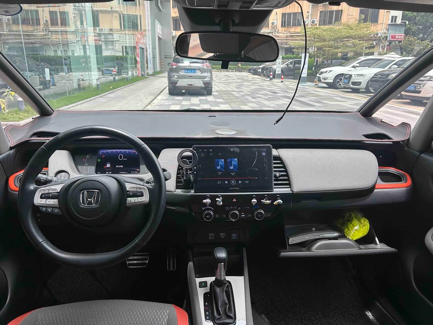 Honda Life 1.5 л 2022 г. красный/фиолетовый, пробег 15000 км