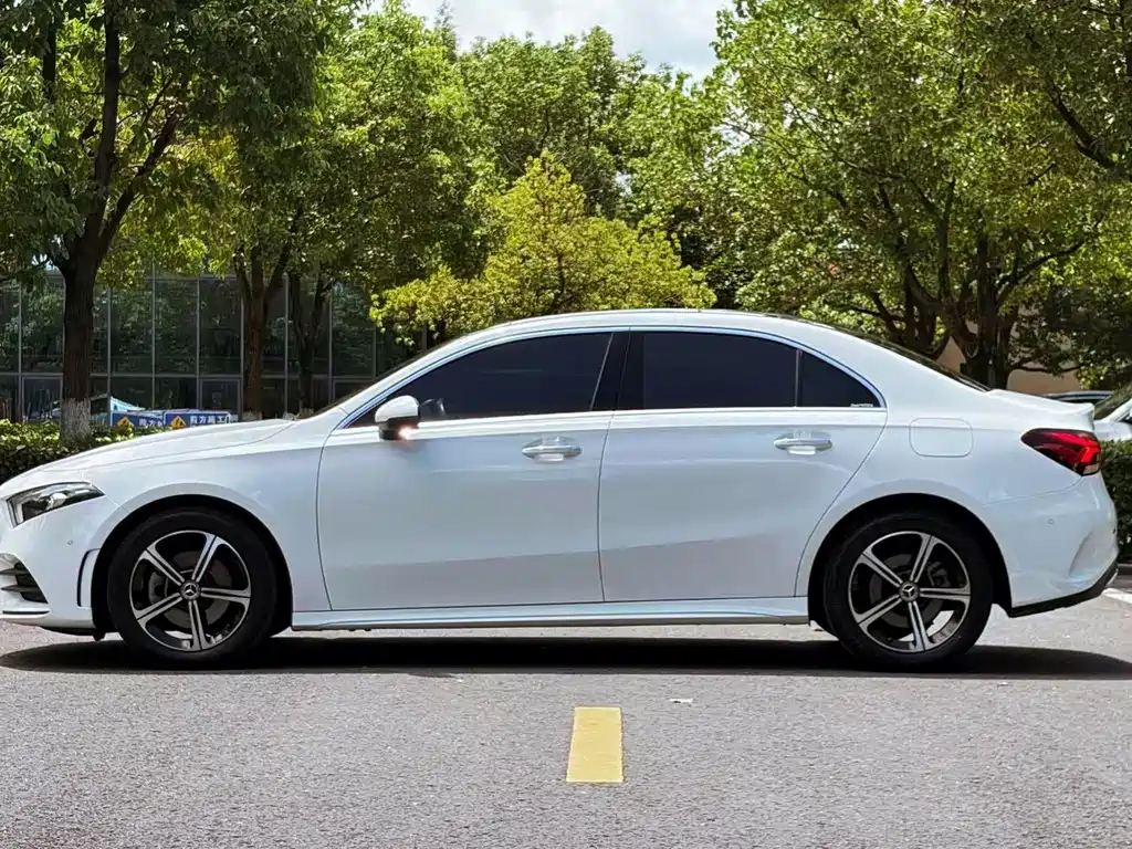 Mercedes-Benz A-Class — миниатюра 8