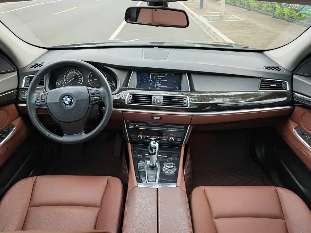 BMW 5 Series GT — миниатюра 7