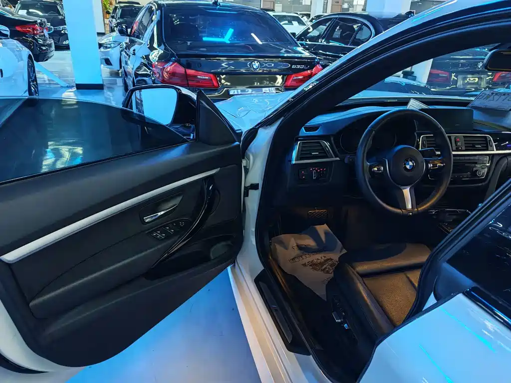 BMW 3 Series GT 3 GT 2019 320i M Sport