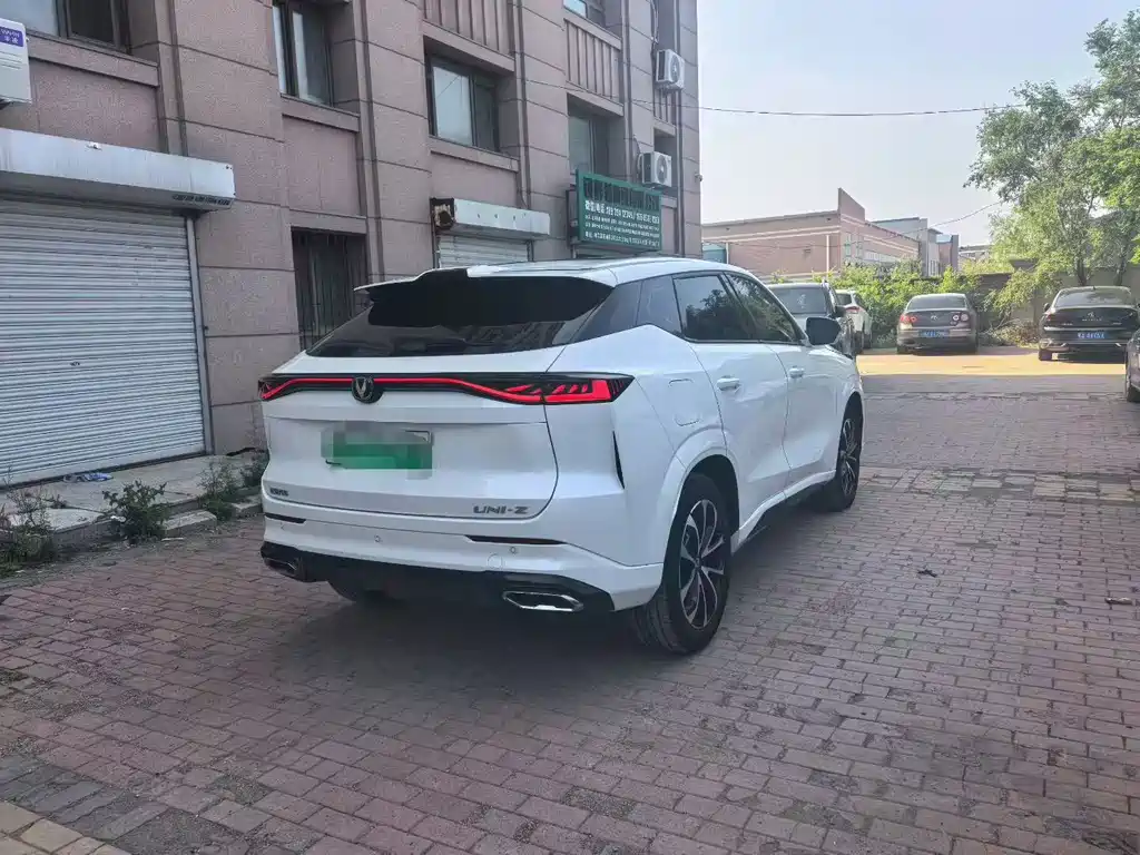 Changan UNI-Z New Energy — миниатюра 7