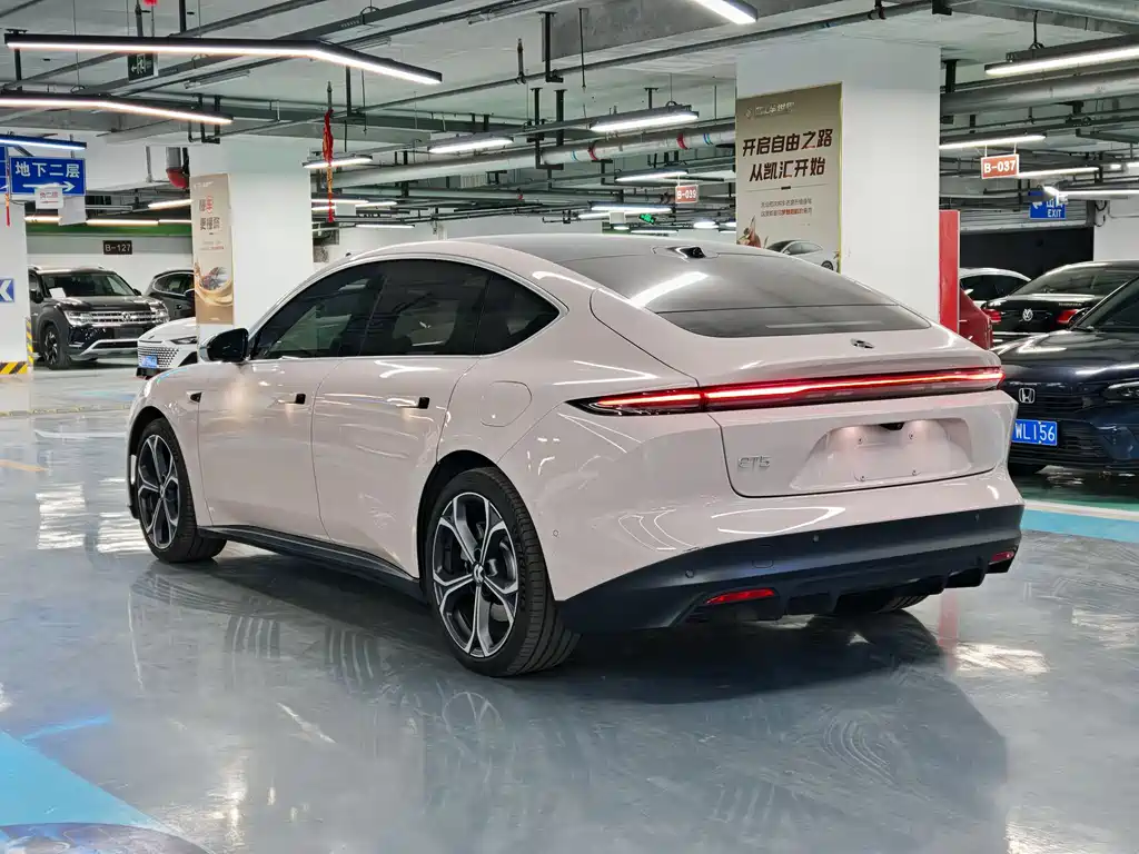 NIO NIO ET5