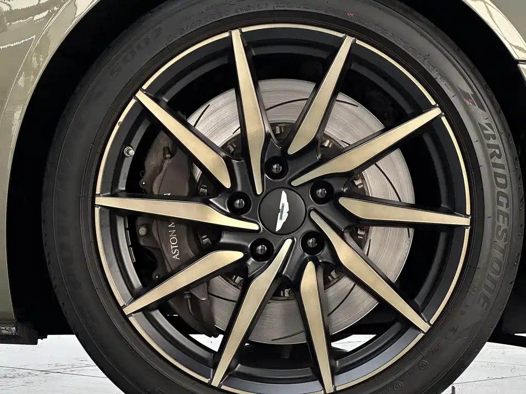 Aston Martin DB11 2023 4.0T V8 Volante