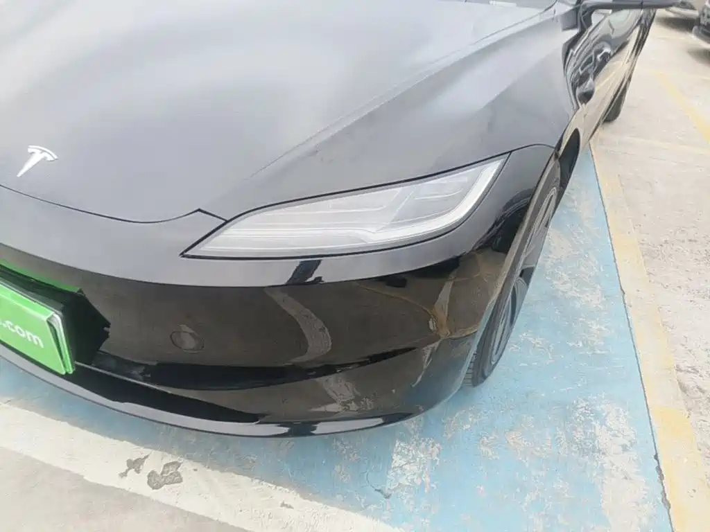 Tesla Model 3 — миниатюра 24