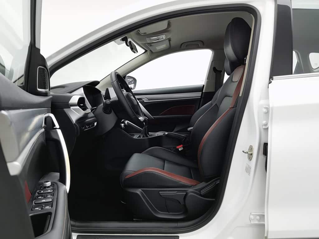 Geely Binyue 1.4 л 2021 г. Белый, пробег 44300 км