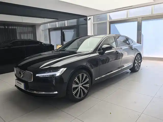 VOLVO S90 2025
